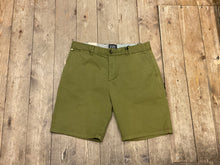 Load image into Gallery viewer, Scotch &amp; Soda, Stuart Reg Slim Fit, Olive Shorts - Mensroomlifestyle
