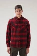 Load image into Gallery viewer, Woolrich Cruiser Flannel Check Shirt-Red - Mensroomlifestyle
